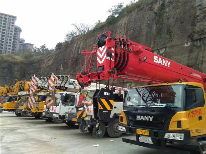 两当县吊车出租按什么计费？台班费、单次费、里程费怎么算？