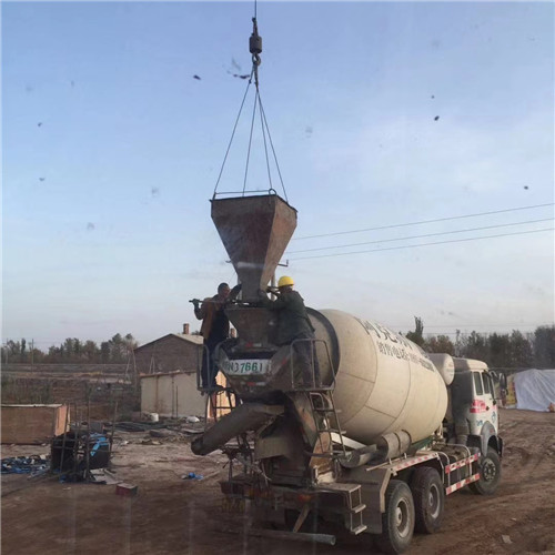 两当县“精准瞄准”—— 吊车的 “定位导航” 技术