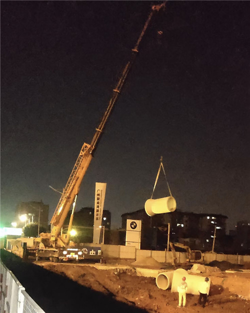 两当县“弯臂矫正”—— 吊车的 “形变补偿” 技术